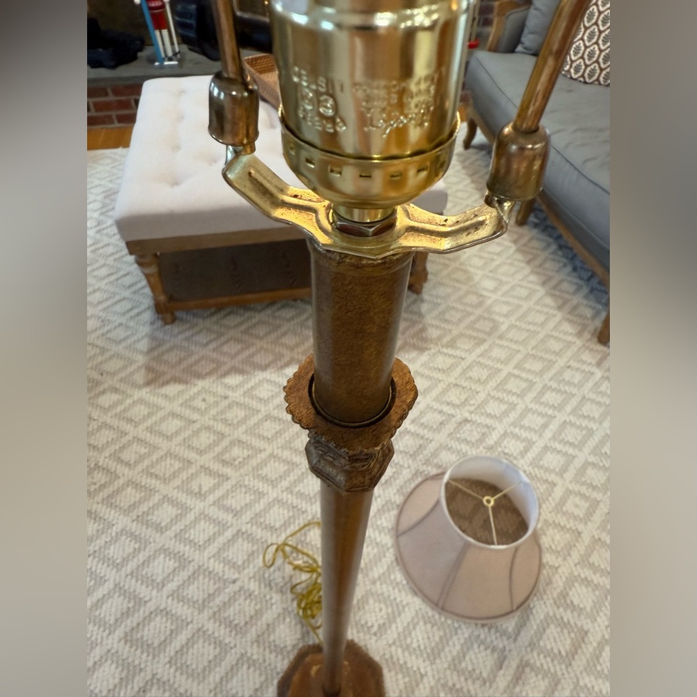 OLD-WORLD BRONZE-STYLE FLOOR LAMP — NEOCLASSICAL/TRADITIONAL NEW ENGLAND STYLE - Picture 6 of 8